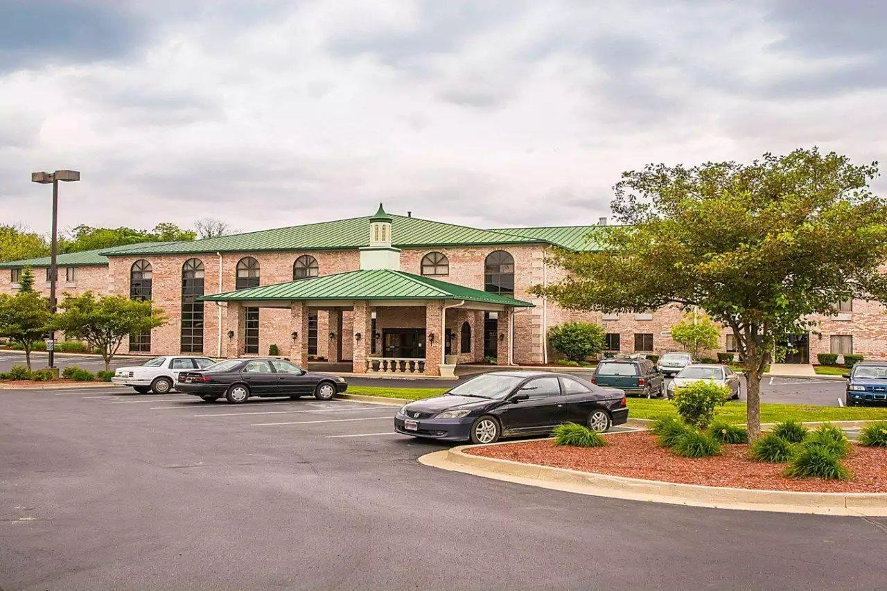 Quality Inn & Suites Cincinnati I-275 Спрингдейл Екстериор снимка