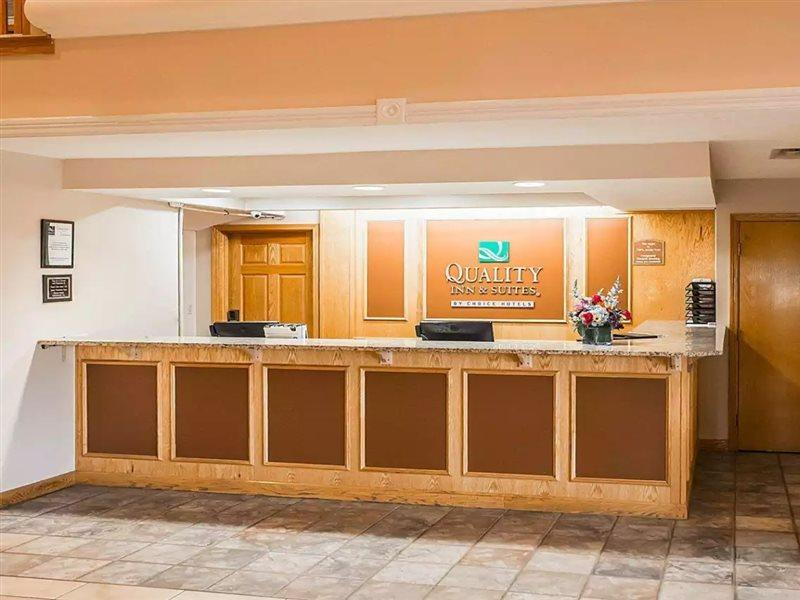 Quality Inn & Suites Cincinnati I-275 Спрингдейл Екстериор снимка