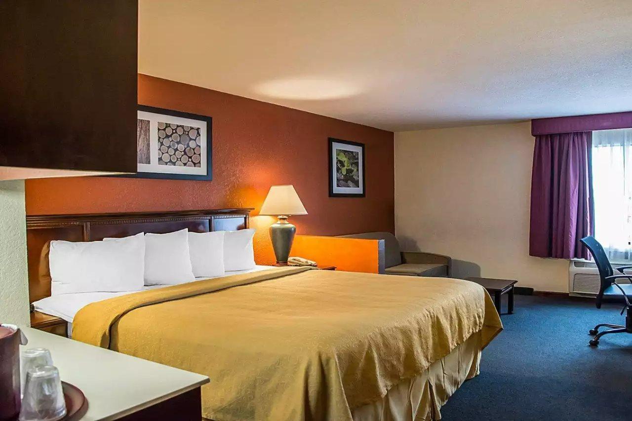 Quality Inn & Suites Cincinnati I-275 Спрингдейл Екстериор снимка