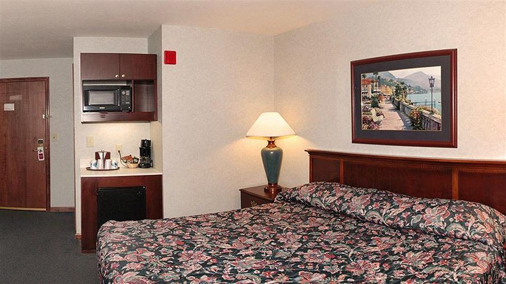 Quality Inn & Suites Cincinnati I-275 Спрингдейл Екстериор снимка