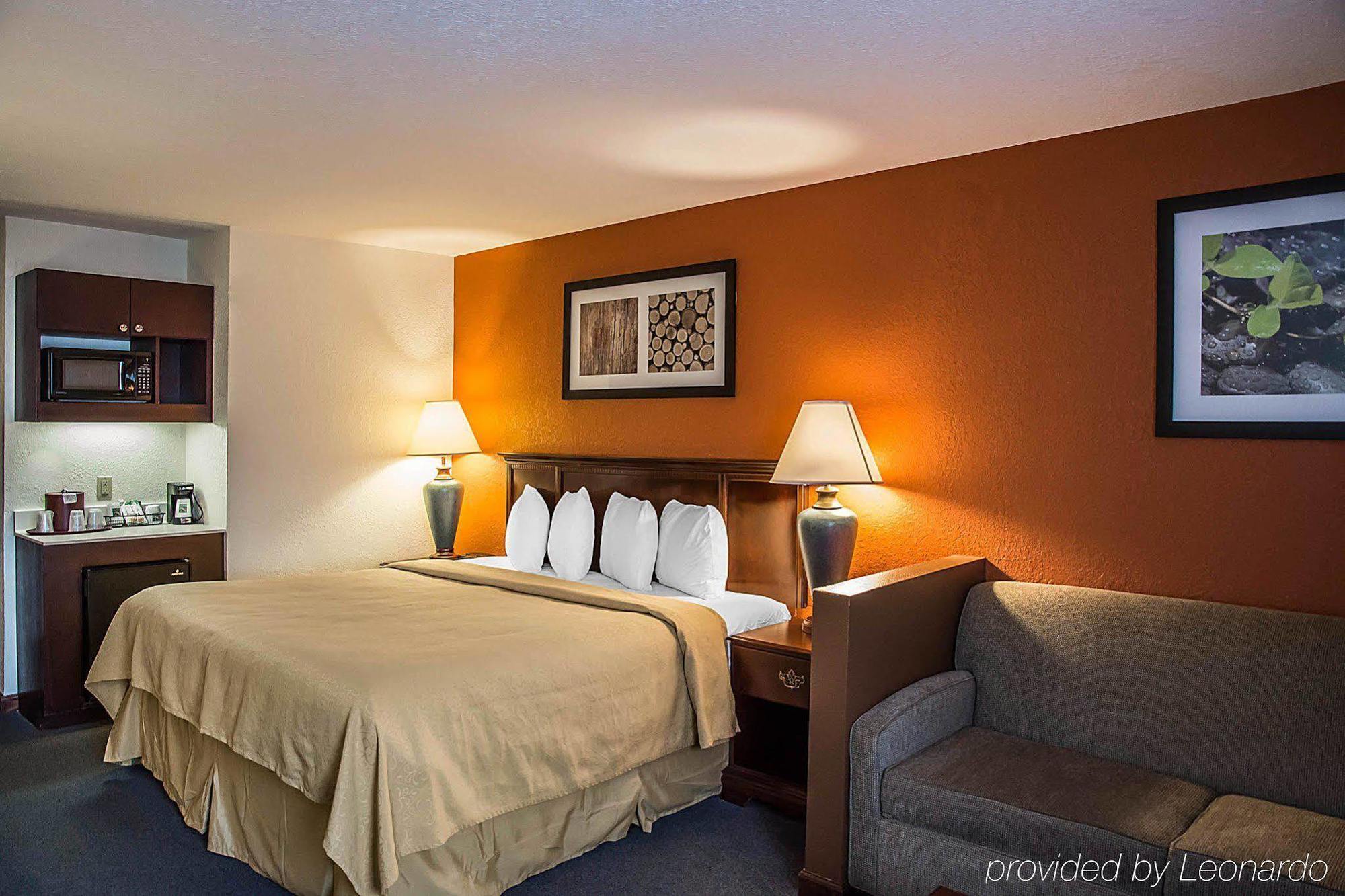 Quality Inn & Suites Cincinnati I-275 Спрингдейл Екстериор снимка