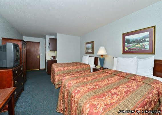 Quality Inn & Suites Cincinnati I-275 Спрингдейл Екстериор снимка